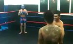 Lustiges Video : Martial-Arts-Tourist vs Thaibox-Lehrer