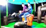 Lustiges Video : 2 Guys, 1 Bull