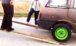 Lustiges Video : Auto Aufladen mit Kurwa-Effekt