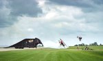 Movie : QuerfliegerZeitlupenMotorradRauchStunt