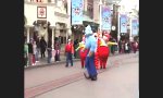 Funny Video - Disneyland ist doch nicht perfekt