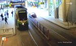 Movie : Straßenbahn vs. Polizei