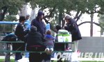 Lustiges Video : Was macht ein Obdachloser mit 100 Dollar?