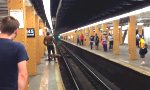 Movie : Sprungkraft am U-Bahn-Steig