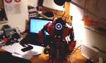 Lustiges Video - Exoskelett als Roboter Fernbedienung