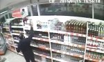 Lustiges Video : Mit dem Sekt auf der Flucht