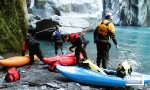 Lustiges Video - Kayak Close Call