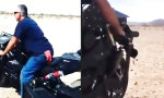 Funny Video - Minigun auf Motorrad