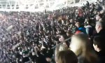 Funny Video - So startet man eine La-Ola-Welle
