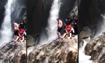 Movie : Etwas rutschig am Wasserfall