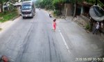 Lustiges Video : Baby büchst aus