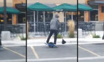 Funny Video : Moderne Straßenkehrer-Ausrüstung
