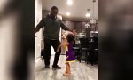 Dance-Off mit Papa