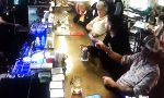 Lustiges Video : Perfekter Bierdeckel-Wurf