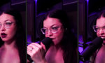 Lustiges Video : Eine Frau für jede Stimmlage