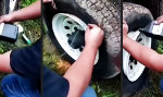 Funny Video : Reifen aufziehen wie ein Meister-Pyromane