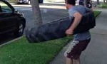 Lustiges Video : Hula Hoop mit 50-Kilo-Reifen